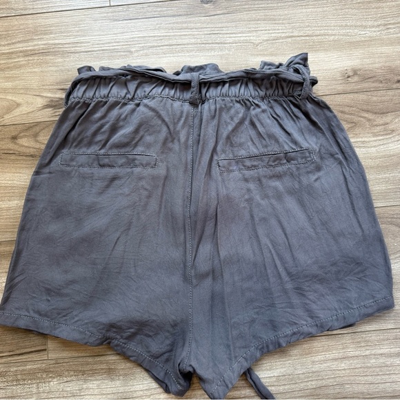 GARAGE Shorts Gray Paperbag Belted Waist Pockets Women’s Size XS - Picture 2 of 8